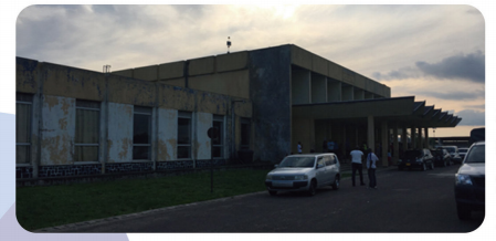 基桑加尼機(jī)場因屋面增加水箱、墻面增加幕墻等建筑物功能提升改造而增加荷載，對原有建筑質(zhì)量進(jìn)行檢測鑒定